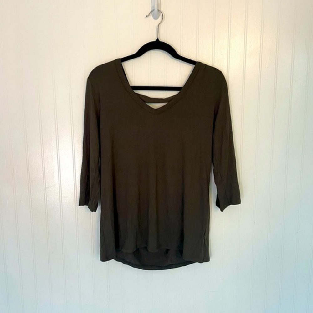 Nine Britton green top small